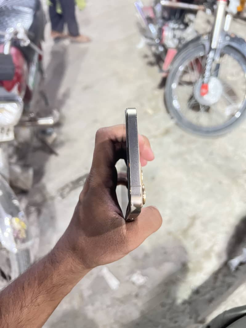 iPhone 12 Pro Max 3