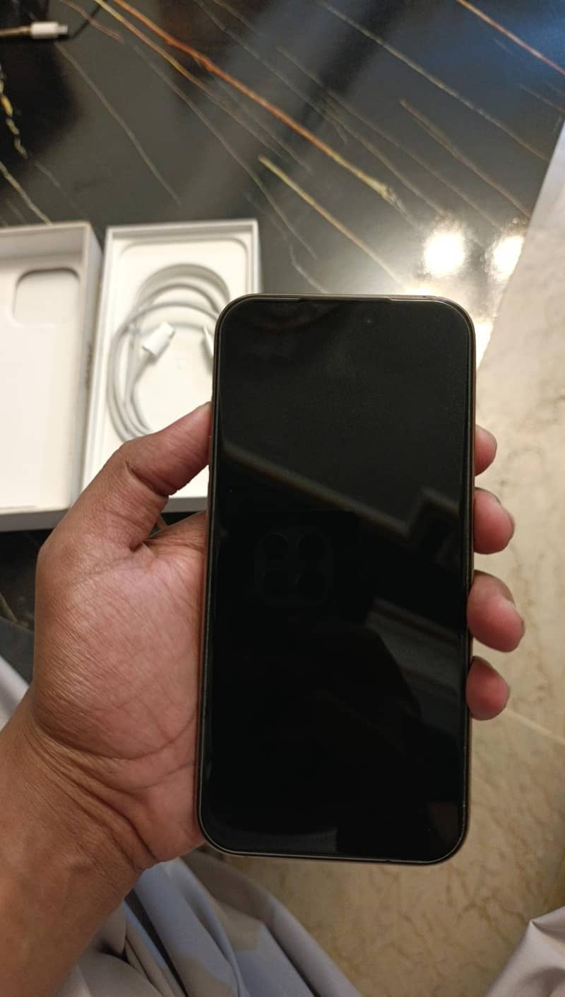 Apple iPhone 16 Pro Max 3