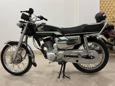 2023 Honda CG 125 Silver Edition.