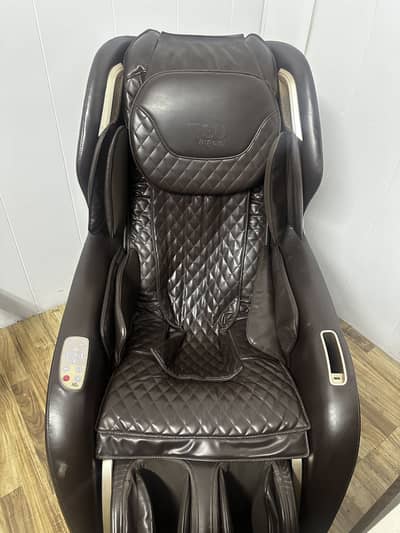 Itsu massage chair