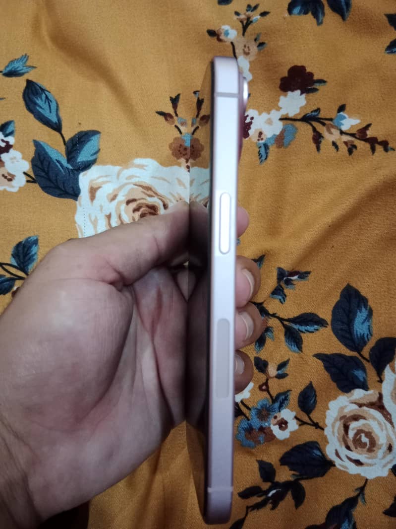 Apple iPhone 15 2