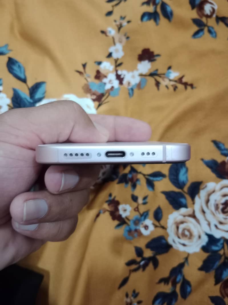 Apple iPhone 15 5
