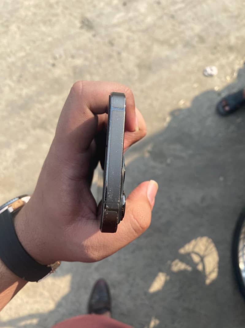 Apple iPhone 13 Pro 2