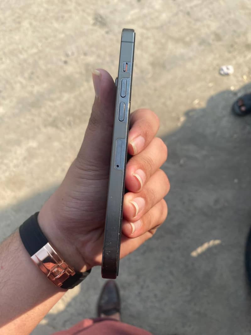 Apple iPhone 13 Pro 3