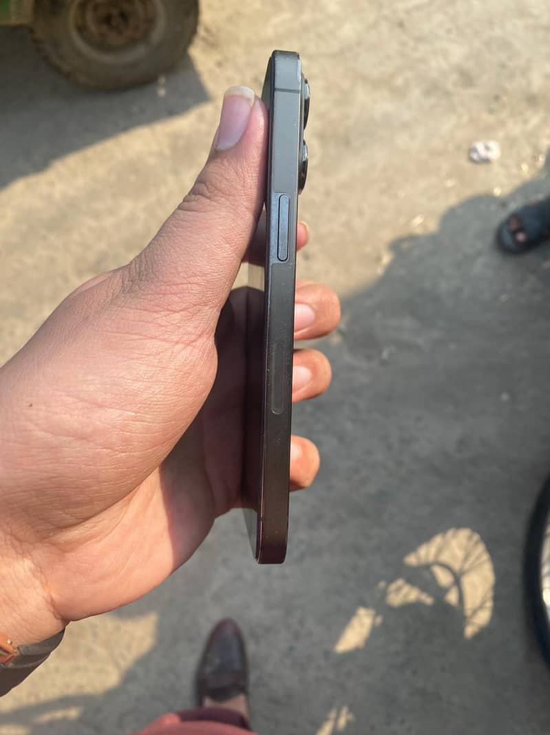 Apple iPhone 13 Pro 4