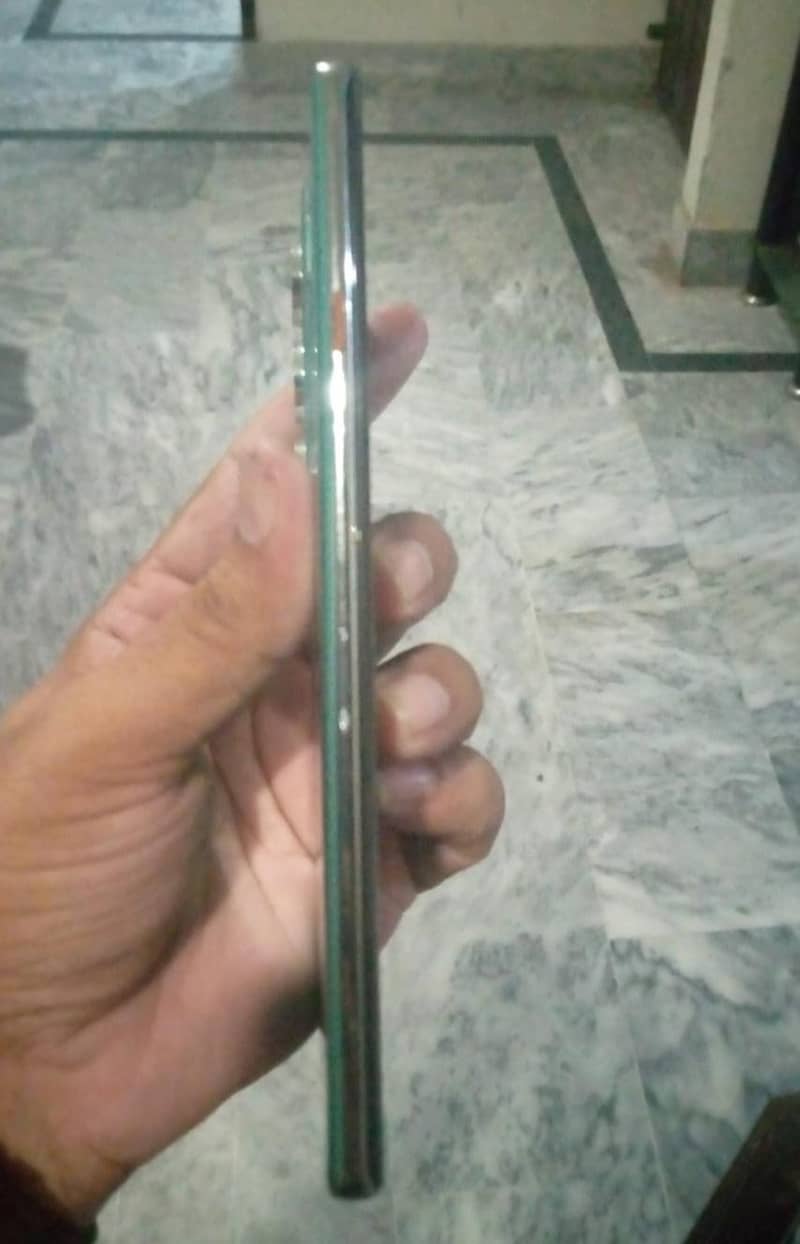 Tecno CAMON 40 Pro 4