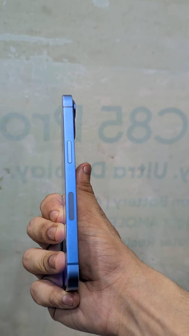 Apple iPhone 13 1
