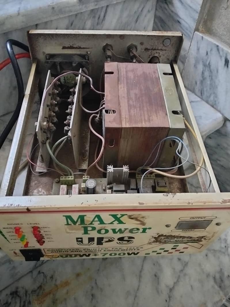 UPS 700w Copper 8