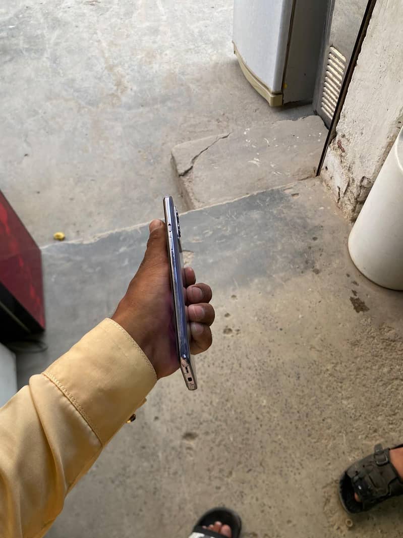 One Plus 9R 6