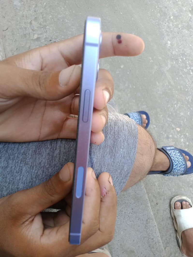 Apple iPhone 12 2