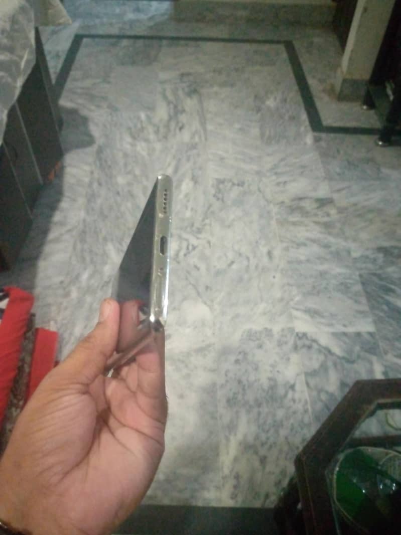 Tecno CAMON 40 Pro 4