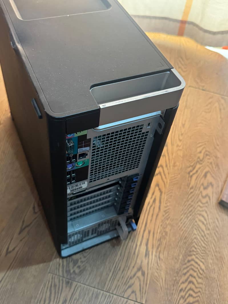 Dell Precision 5810 1