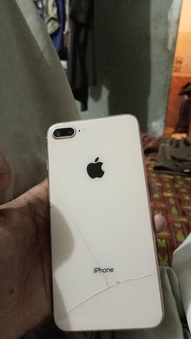 Apple iPhone 8 Plus 0