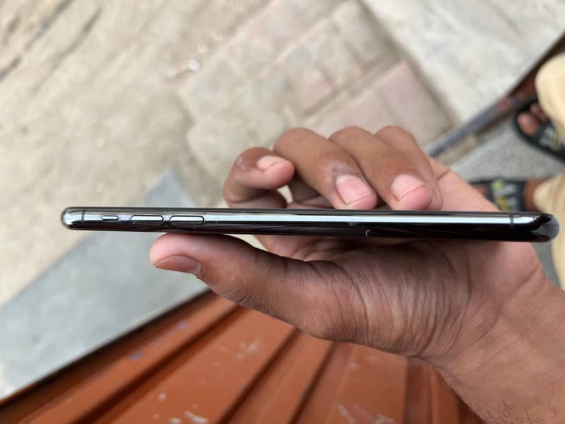 Iphone 11 pro max 2