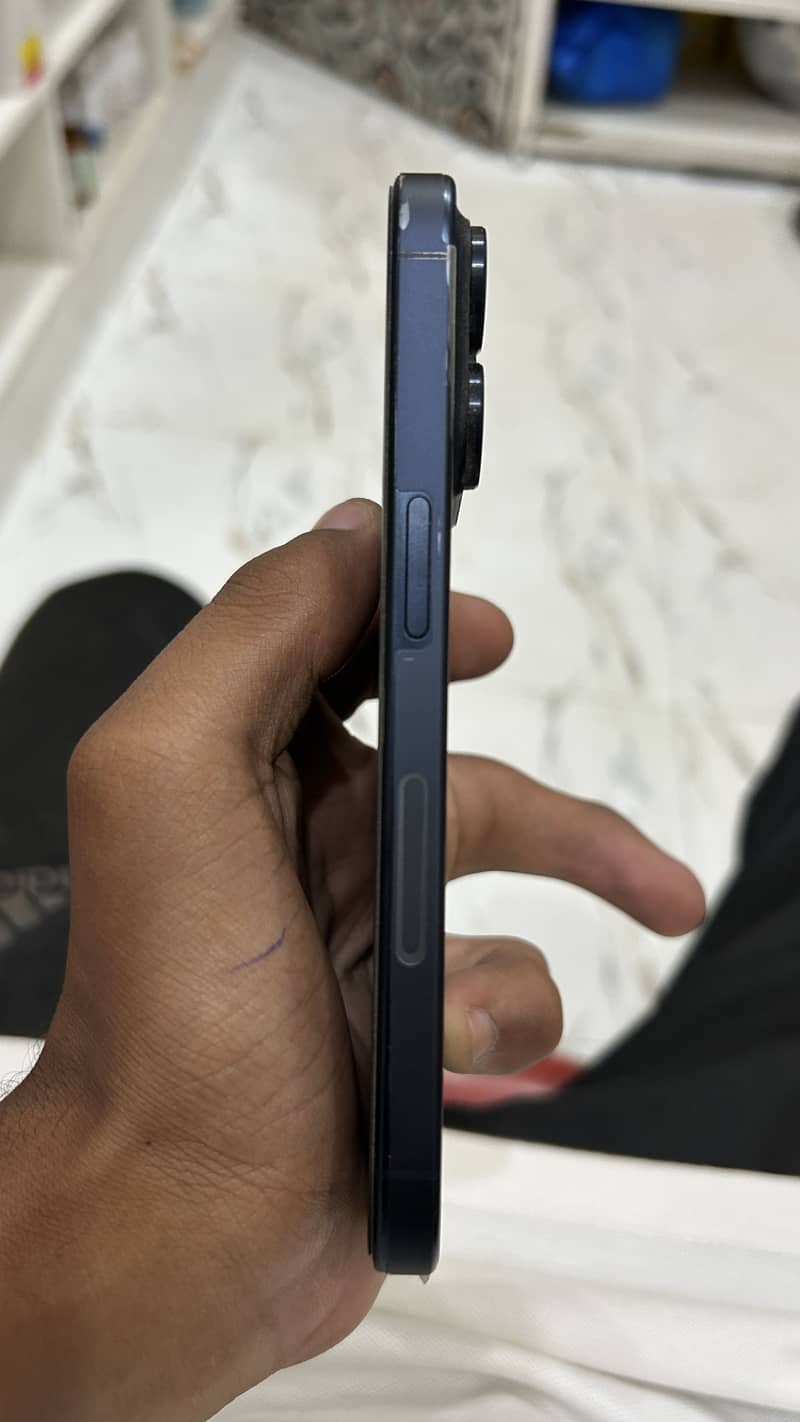 iPhone 15 pro 3