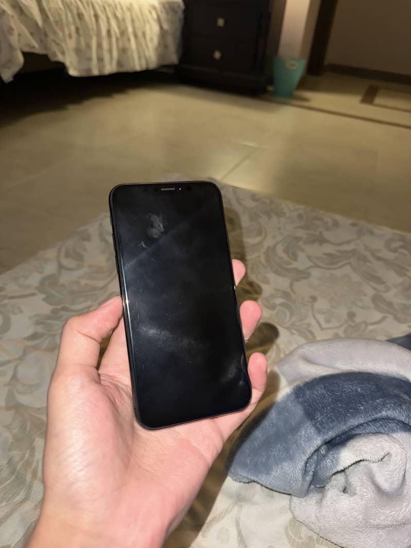 Apple iPhone X 3