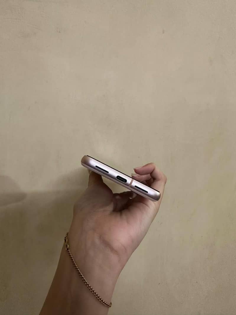 Google Pixel 8 3