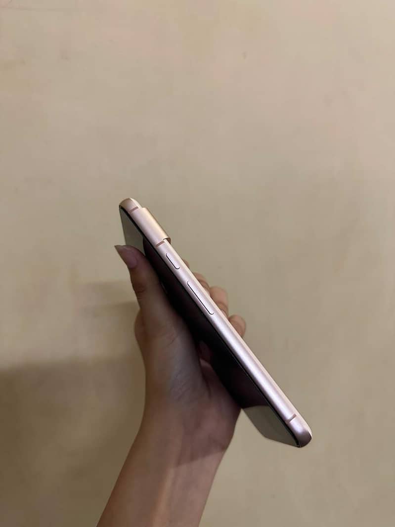 Google Pixel 8 4
