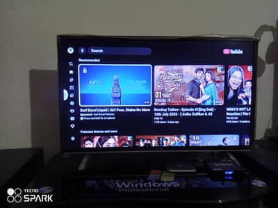 TCL original smart led tv+spider red 90 pro android box both 10/10