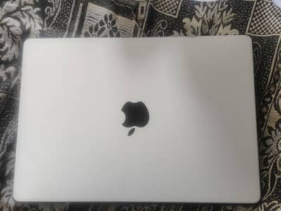 MacBook pro M3 8GB | 512 GB Screen panel Broken