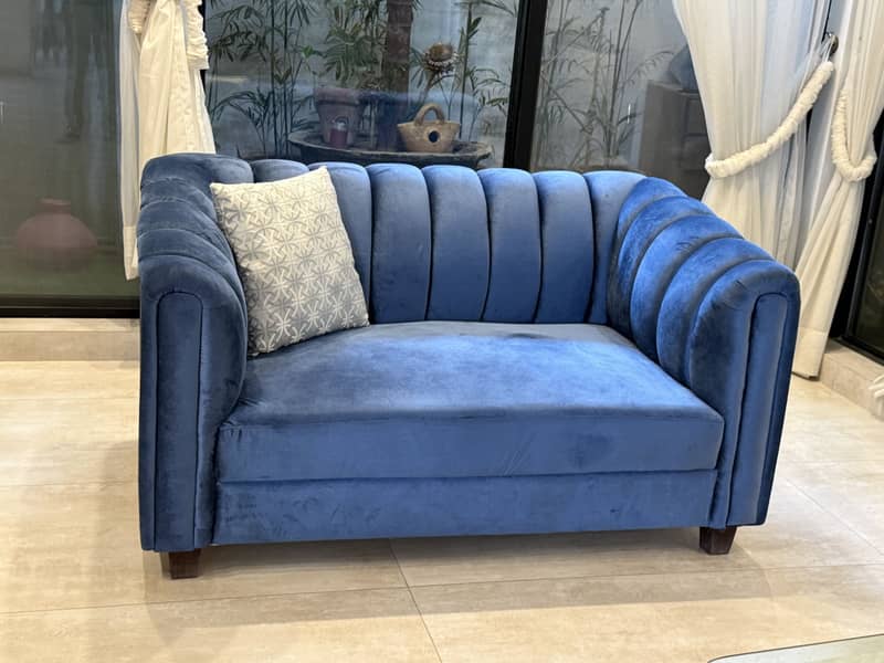 good condition sofa 1