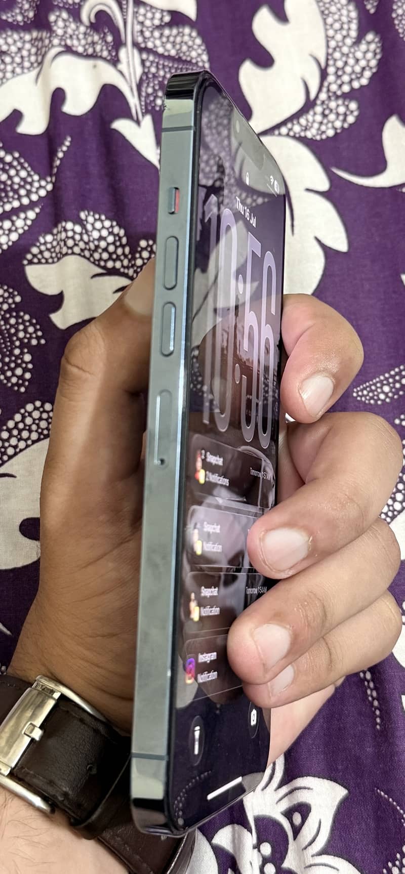 Apple iPhone 13 Pro Max 2