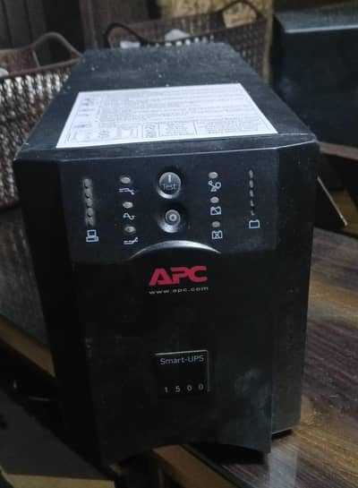 APC SMART UPS 1500