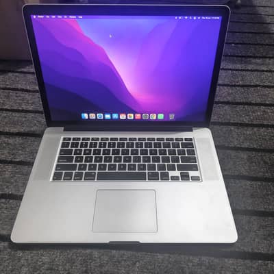 Macbook pro 2015,15 inch, Core i7,16GB RAM, 256GB SSD