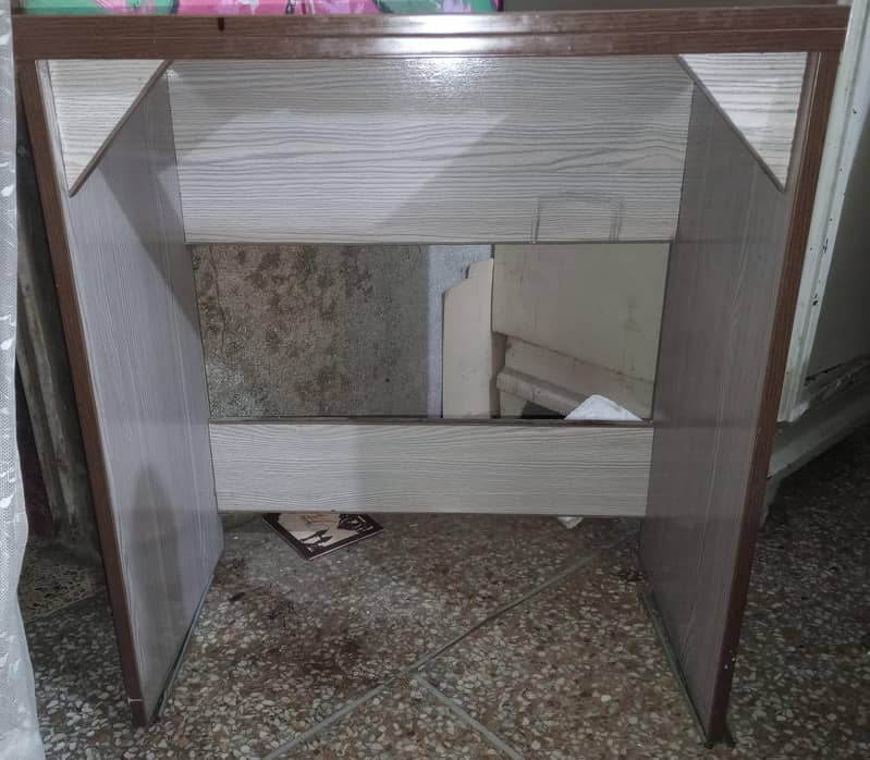 Sewing/ Stitching machine With Table 4