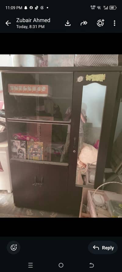 divider for sell saf condition my h bilkul khin sy damig nh h