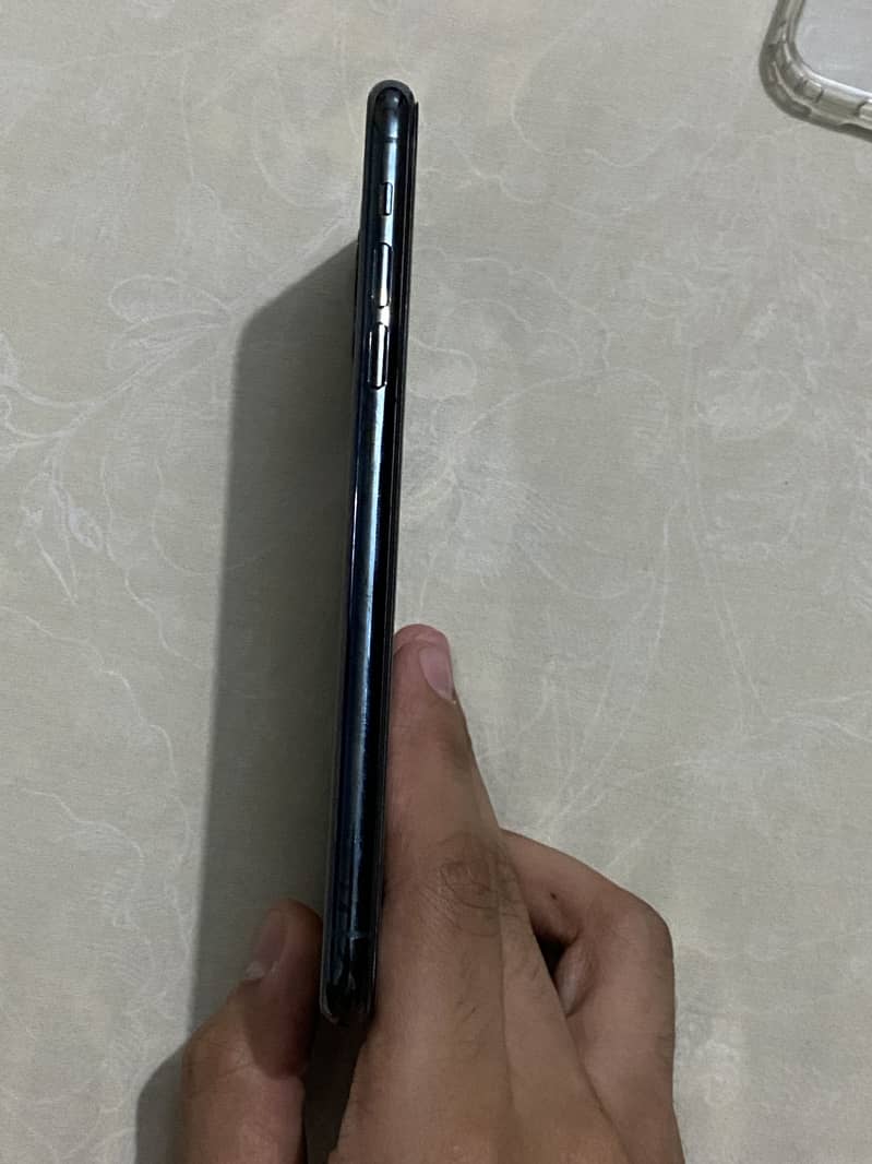 Apple iPhone 11 Pro Max 3