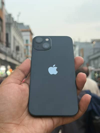Apple iPhone 13