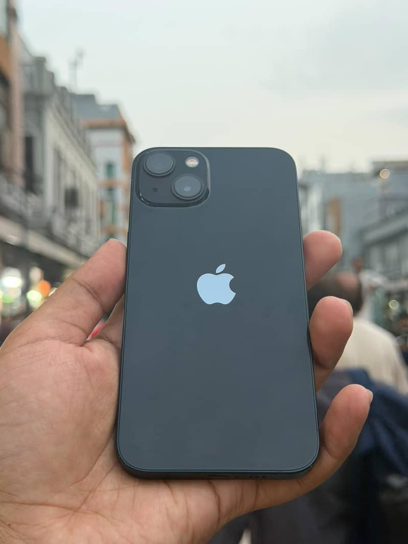 Apple iPhone 13 0