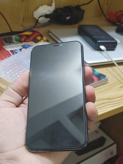 iphone 11 pro  full okay  only bord dead