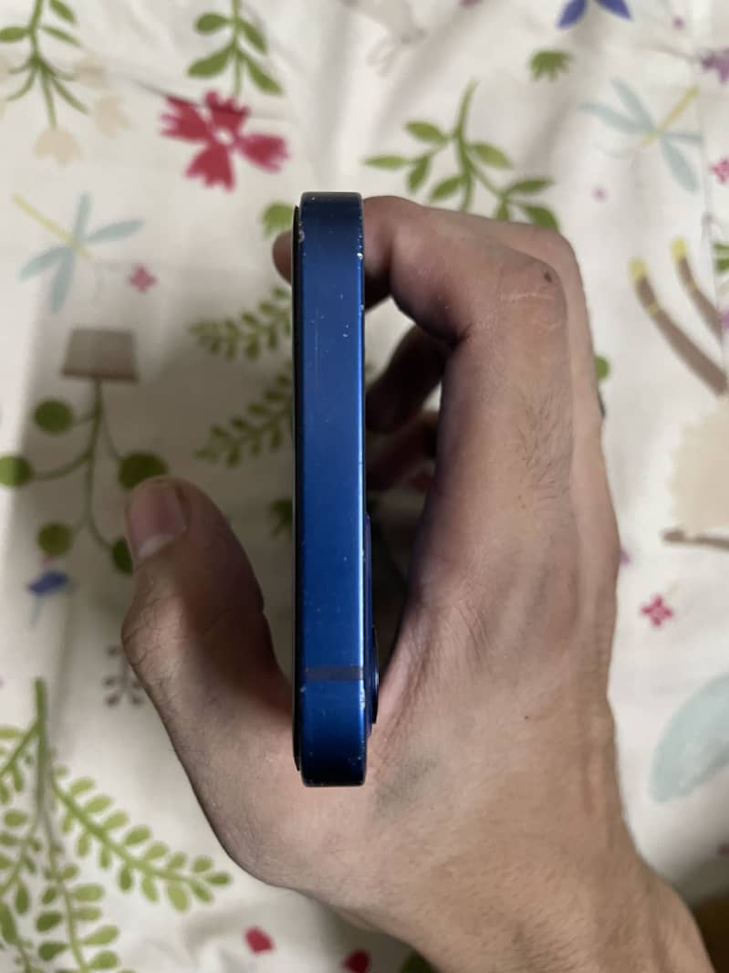 Apple iPhone 12 2
