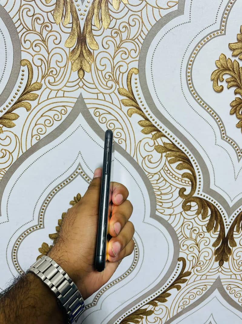 Apple iPhone X 3