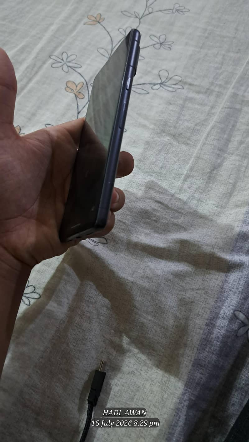 Google Pixel 7 4