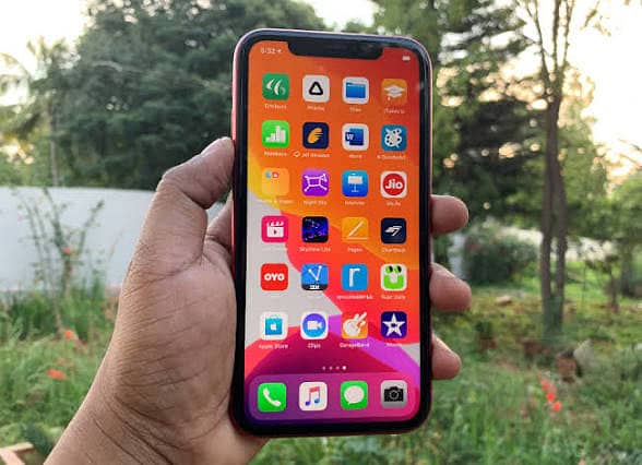 Apple iPhone 11 0