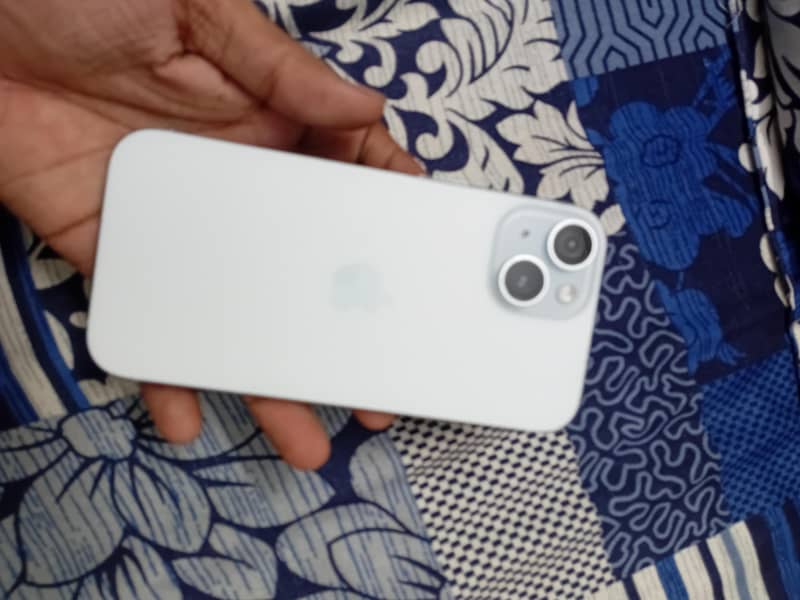 Apple iPhone 15 3