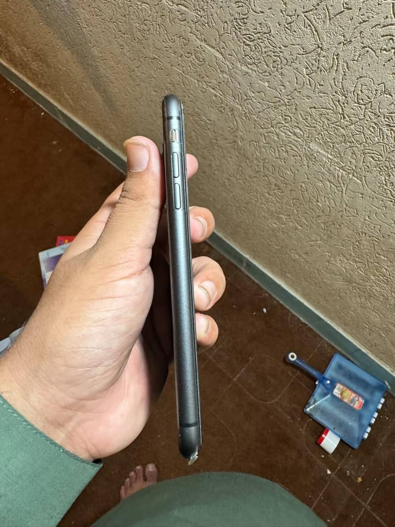 Apple iPhone 11 6