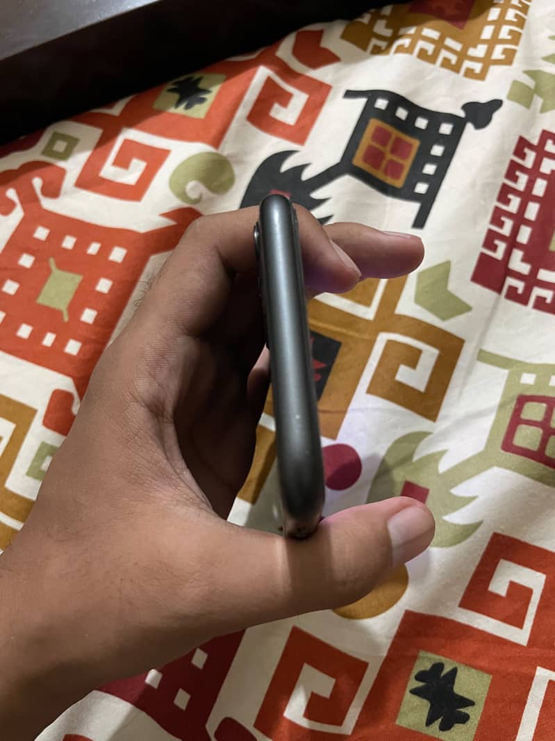 Apple iPhone 11 2