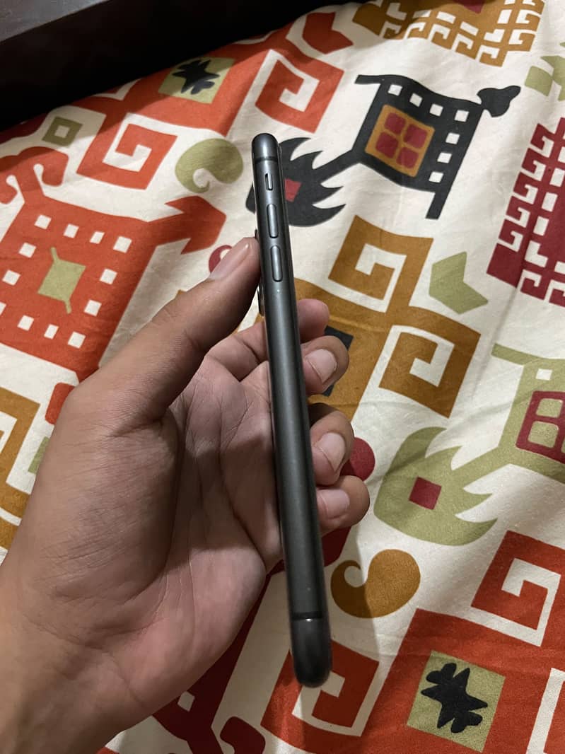 Apple iPhone 11 5