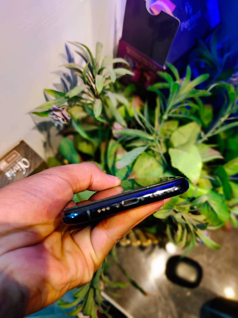Apple iPhone 11 Pro 2