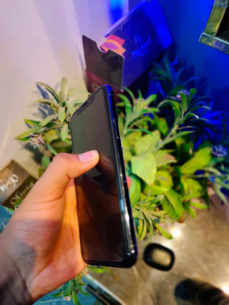 Apple iPhone 11 Pro 3
