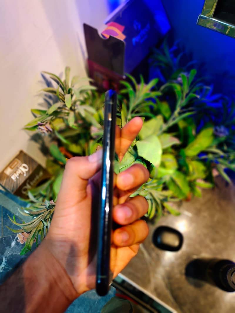 Apple iPhone 11 Pro 5