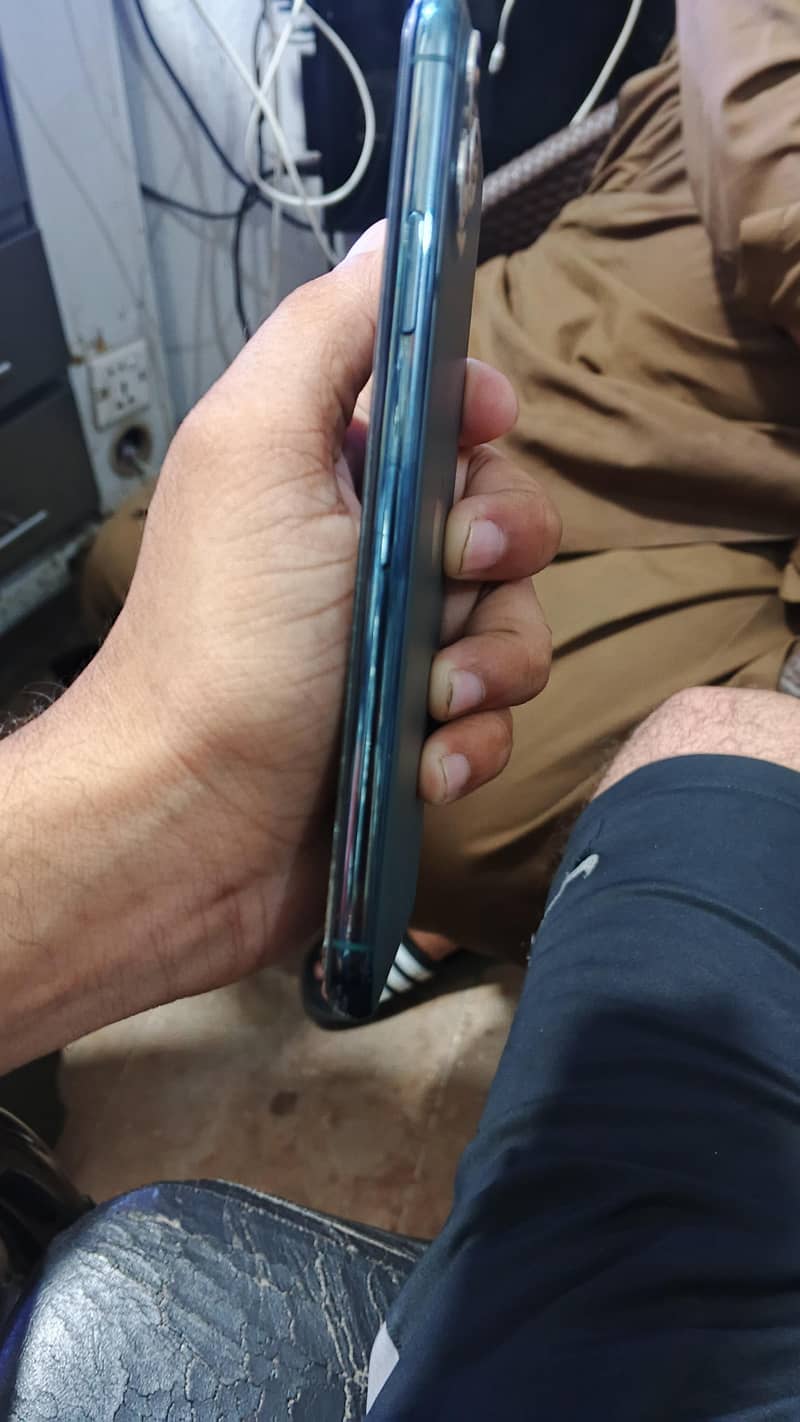 Apple iPhone 11 Pro Max 1