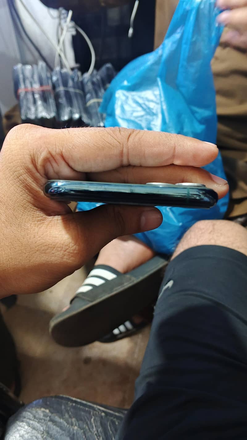 Apple iPhone 11 Pro Max 5