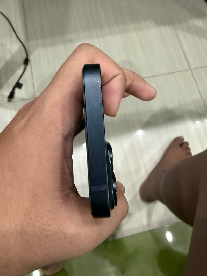 Apple iPhone 14 3