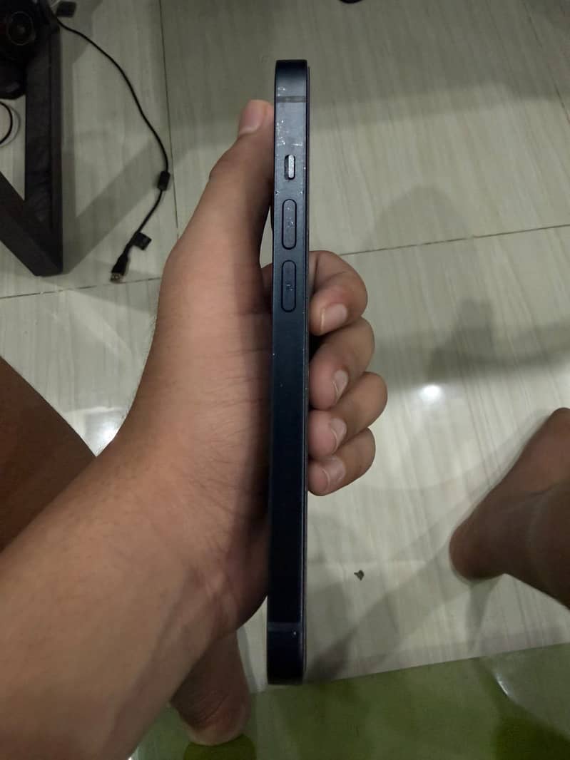 Apple iPhone 14 5