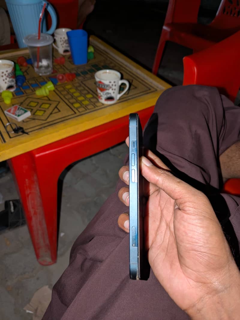 Apple iPhone 13 1